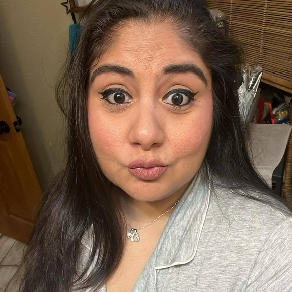 Meet your Posher, Nayddan - Picture 1 of 2